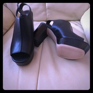 MICHAEL KORS LEATHER HEELS